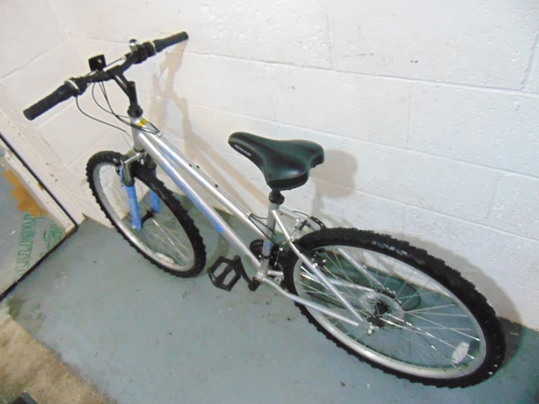 Apollo XC26 (17 inch frame) Hardtail Mountain Bike (free local delivery)