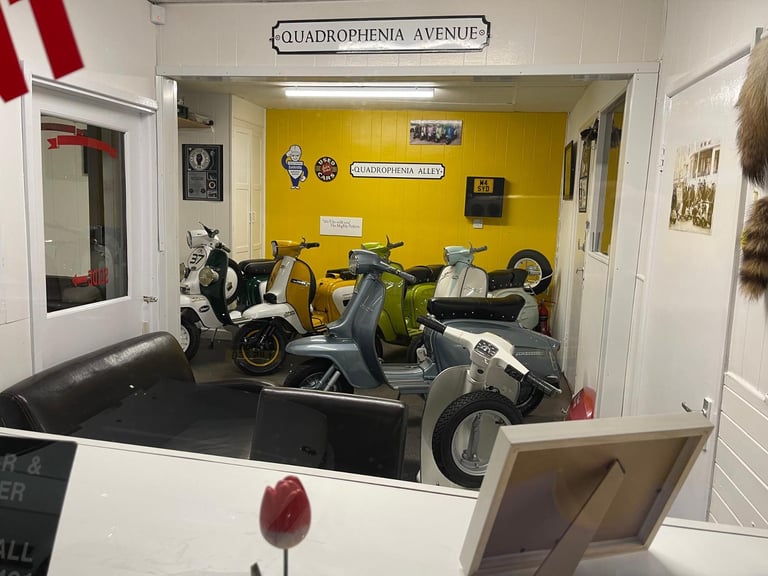 VESPA PAGGIO PX 125 number 204 Ron Daley special 