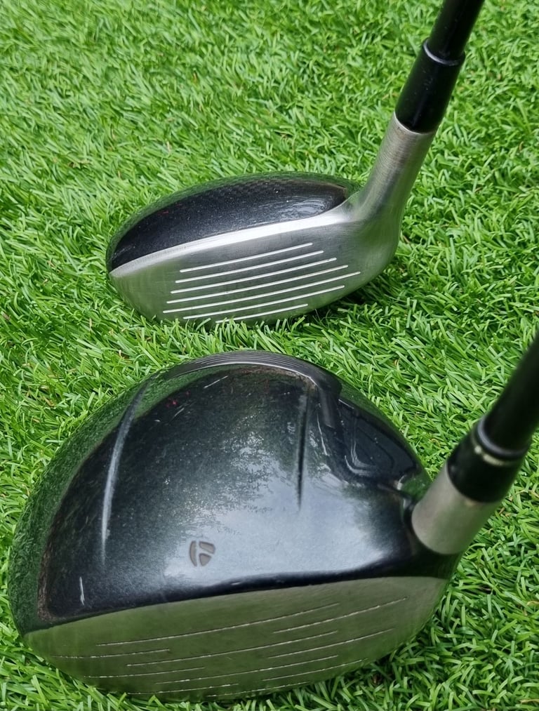 Taylor Made, Mizuno, Odyssey, R320 driver, Fli-Hi hybrid, Odyssey putter, stand-bag & MORE 
