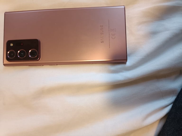 Samsung note 20 256gb very good.