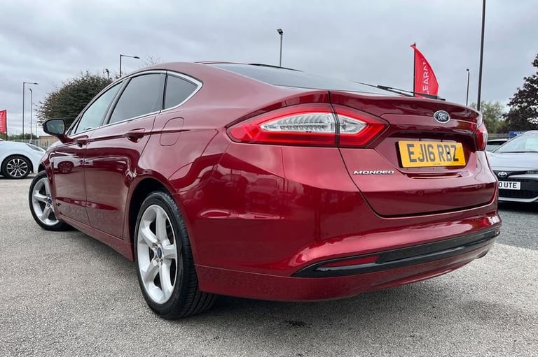 2016 Ford Mondeo 2.0 TDCi Titanium 5dr ** Sync 2 - Bluetooth / USB Connection ** Manual Hatchback...