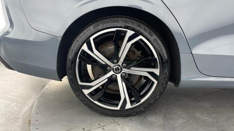 2022 Volvo V60 Recharge Plus T6 AWD plug-in hybrid Electric/Petrol Dark Automatic Estate Hybrid A...