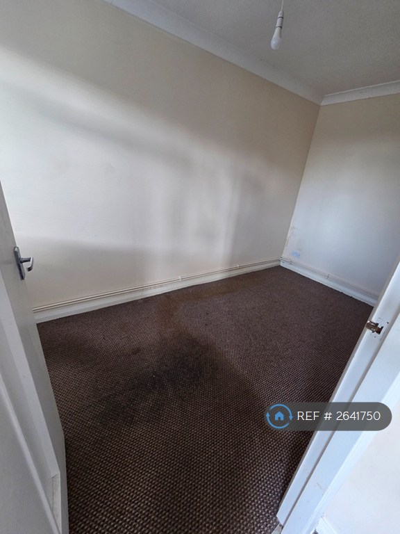 1 bedroom flat in White Lodge Court, Winchelsea Beach, Winchelsea, TN36 (1 bed) (#2641750)