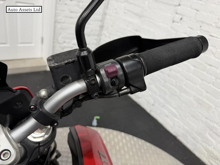 2014 Ducati Hyperstrada 821 821 Naked Petrol Manual Euro 3 (104 ps) Naked Petrol Manual
