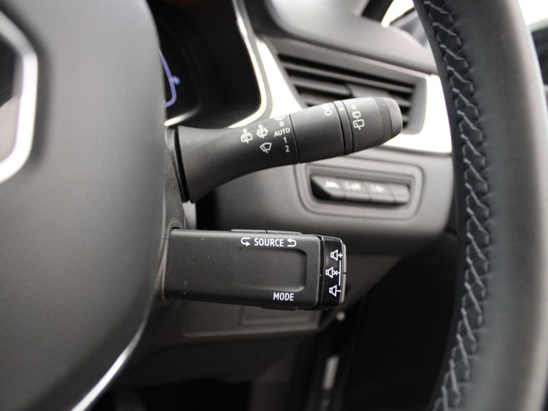 2022 Renault Captur 1.3 TCE 140 SE Edition 5dr Crossover/SUV Petrol Manual