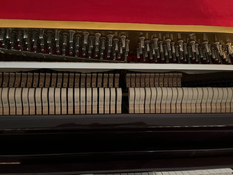 Evestaff Piano (Mahogany)