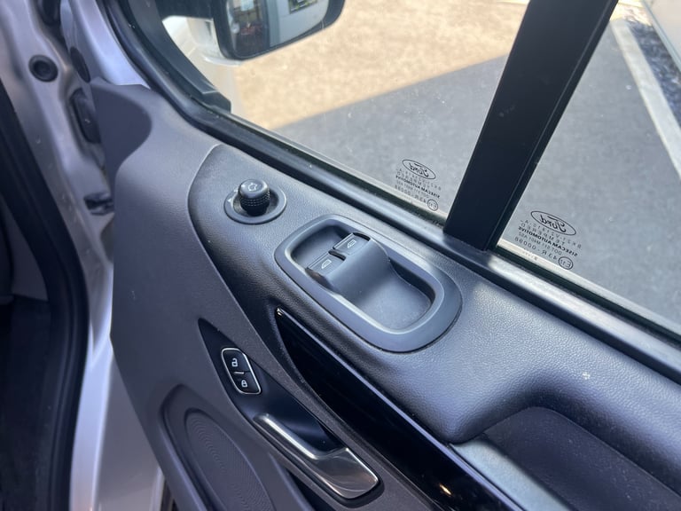 2020 Ford Transit Custom 2.0 EcoBlue 130ps Low Roof D/Cab Limited Van PANEL VAN Diesel Manual