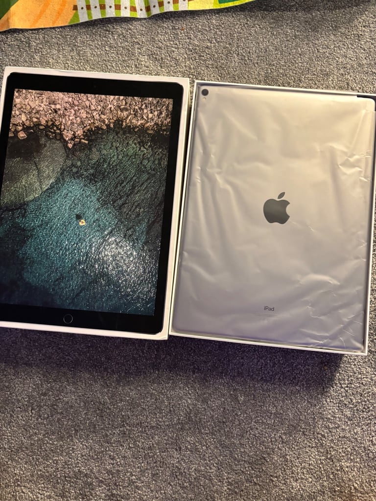 image for Apple iPad Pro 12.9” 2nd generation excellent condition 
