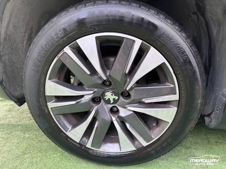 2018 Peugeot 2008 1.2 PureTech Allure Euro 6 5dr HATCHBACK Petrol Manual