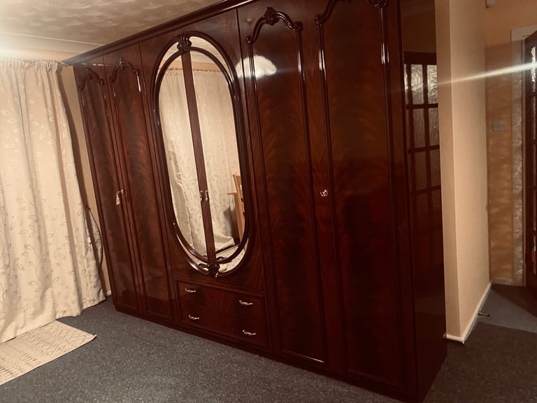 ITALIAN WARDROBE 