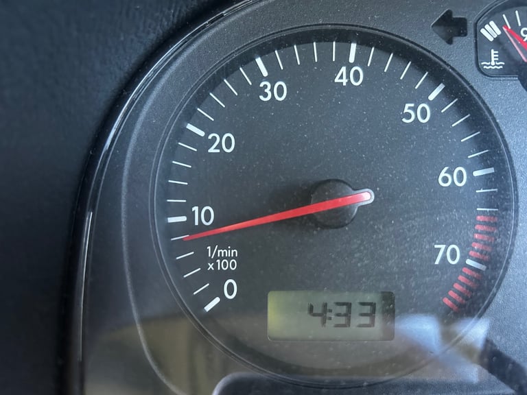 Volkswagen Golf with cruise control, ULEZ compliant, long MOT, great service history! - Image 17