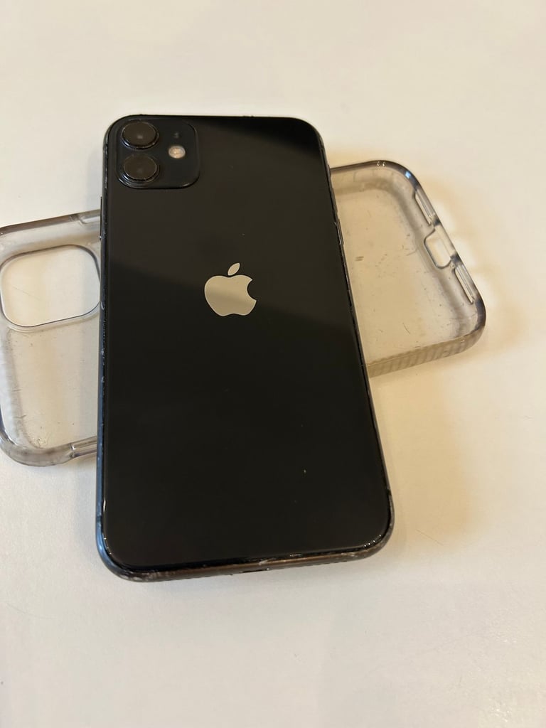iPhone 11 - Black - 64gb - UNLOCKED - £120 ONO