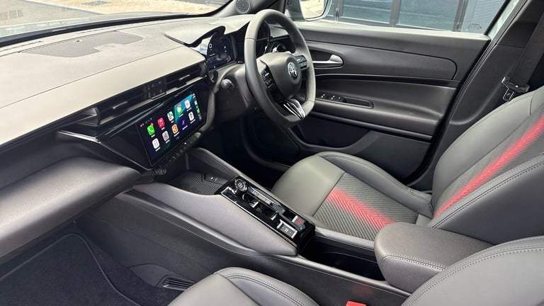 2025 Alfa Romeo Junior 1.2 MHEV Ibrida SUV 5dr Petrol Hybrid e-DCT Euro 6 (s/s) (136 ps) SUV Hybr...