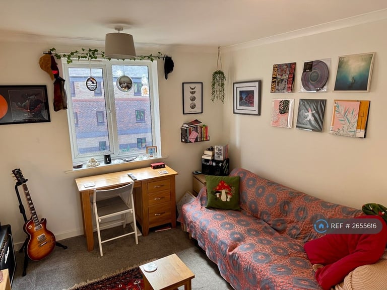1 bedroom flat in Redcliff Mead Lane, Bristol, BS1 (1 bed) (#2655616)