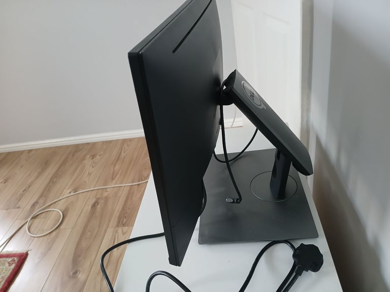 Dell 24in Monitor in excellent condition - LED - IPS - 60 Hz- Touchscreen