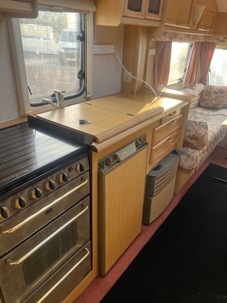 5 berth Bailey Ranger with awning. Can deliver.
