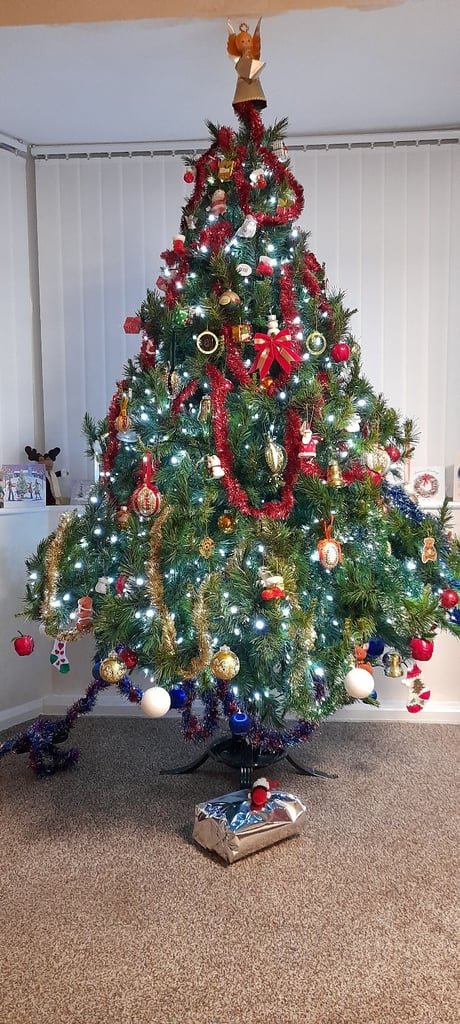 Balsam Hill Luxury Christmas Tree,  lights and decorations 