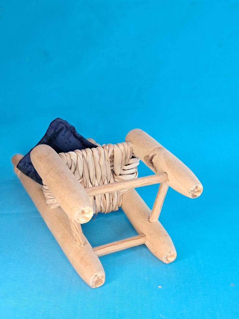 Vintage  mini chair with pilow 6-inch. (Can bee for dolls house). As seen. 