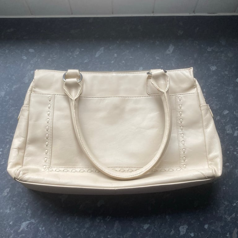 M s bags Handbags Purses Women s Bags for Sale Gumtree