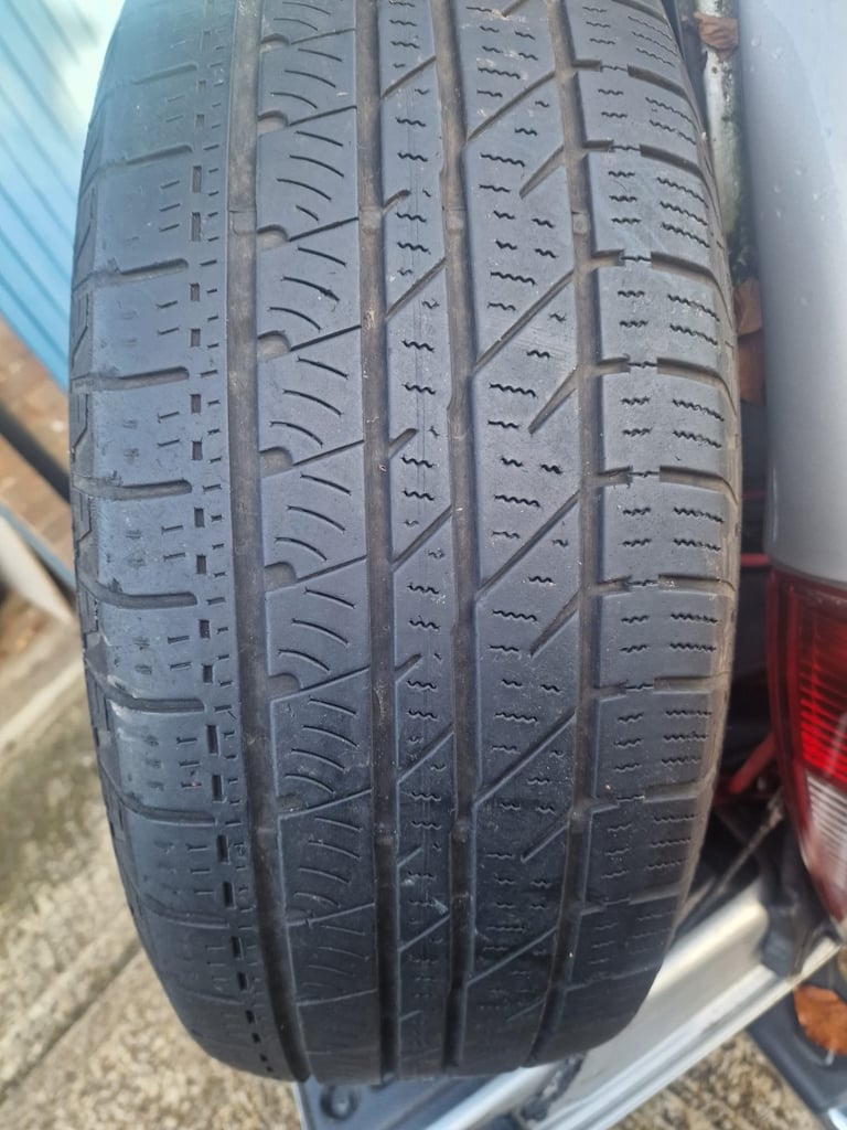 Set of 4 Nissan Navara MP300 alloy wheels & tyres