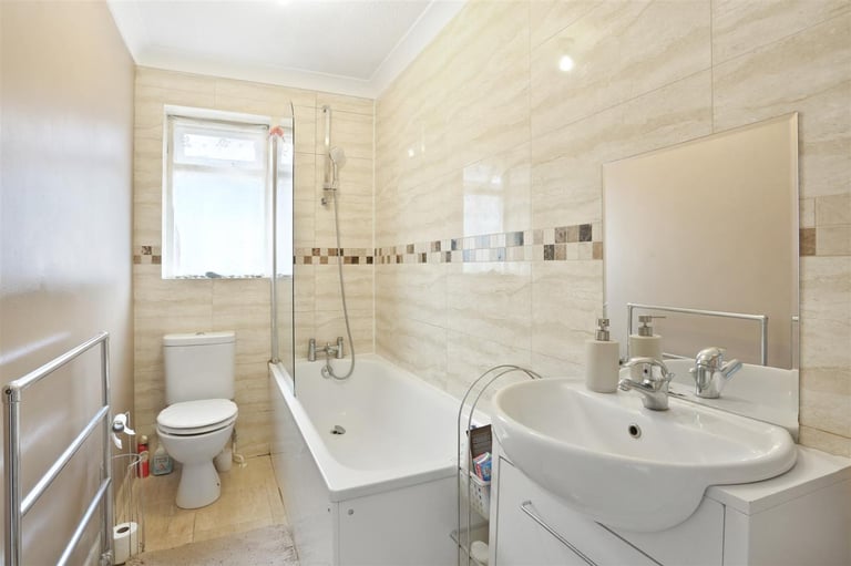 Spacious Double Room to Rent – Sutton Common Road – NO DEPOSIT