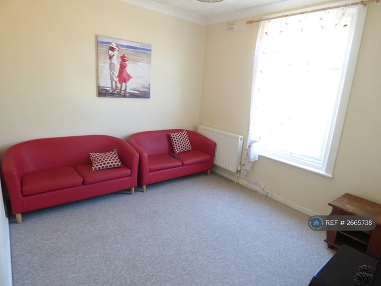 4 bedroom flat in Alma Road, Bournemouth, BH9 (4 bed) (#2665738)