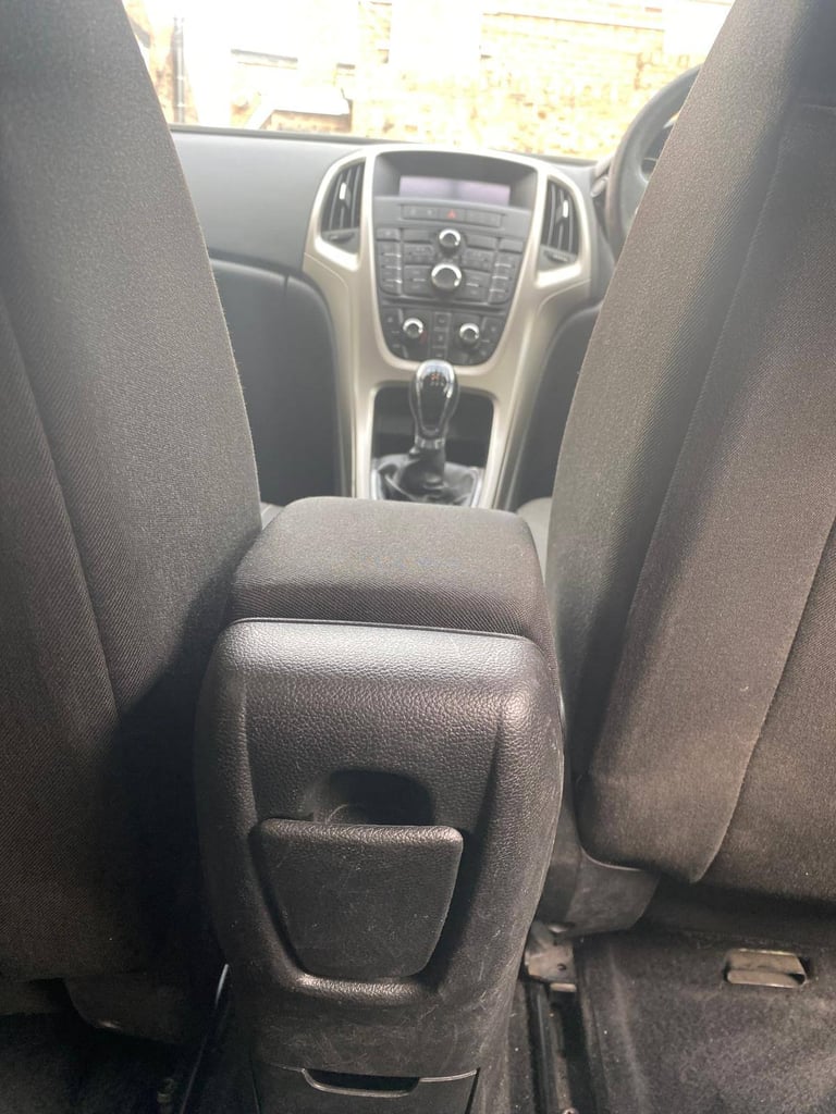 Vauxhall, ASTRA, EXCLUSIV, CDTI, 2011, Manual, 1686 (cc), 5 doors