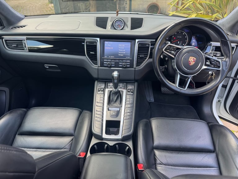 Porsche MACAN TURBO  - STUNNING MEGA SPEC - bmw mercedes audi jaguar 4x4 SUV PX 