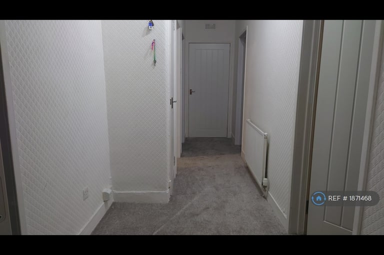 2 bedroom flat in Parkneuk Road, Glasgow, G43 (2 bed) (#1871468)