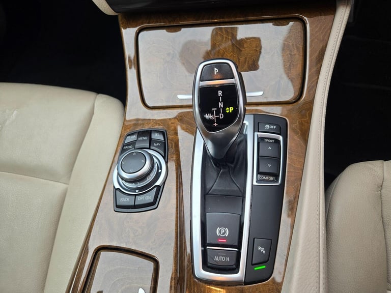 2013 BMW 5 Series 2.0 520d SE Auto Euro 5 (s/s) 4dr SALOON Diesel Automatic