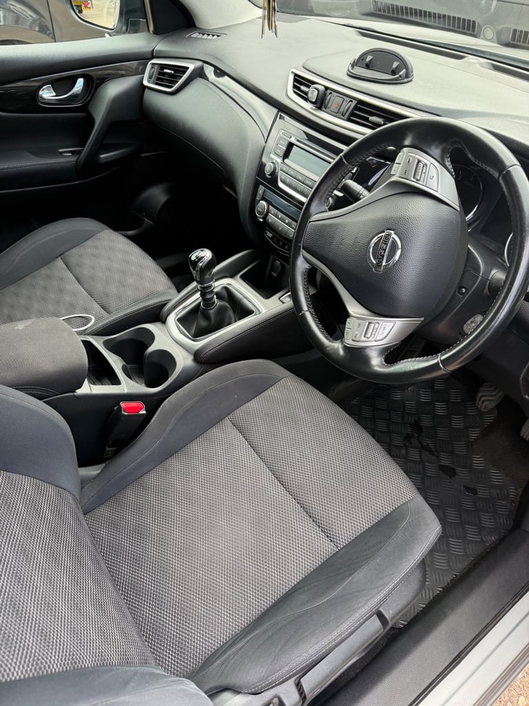 Nissan, QASHQAI, Hatchback, 2014, Manual, 1197 (cc), 5 doors