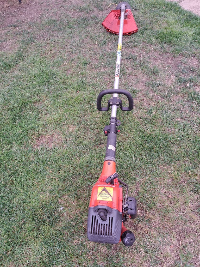 Oleo-Mac industrial petrol strimmer 