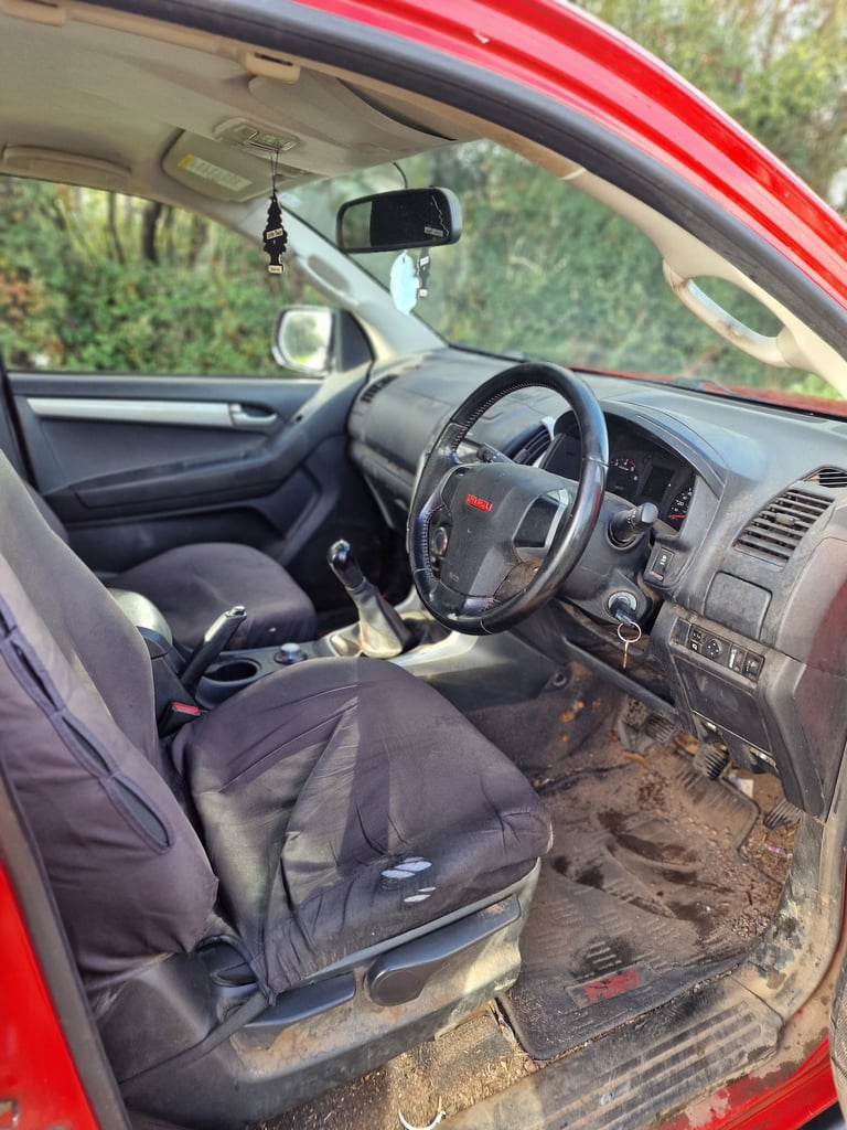 2016 Isuzu D-Max Red LWB 5 Seat Double Cab  Drives Perfect  12mth MOT  Clean