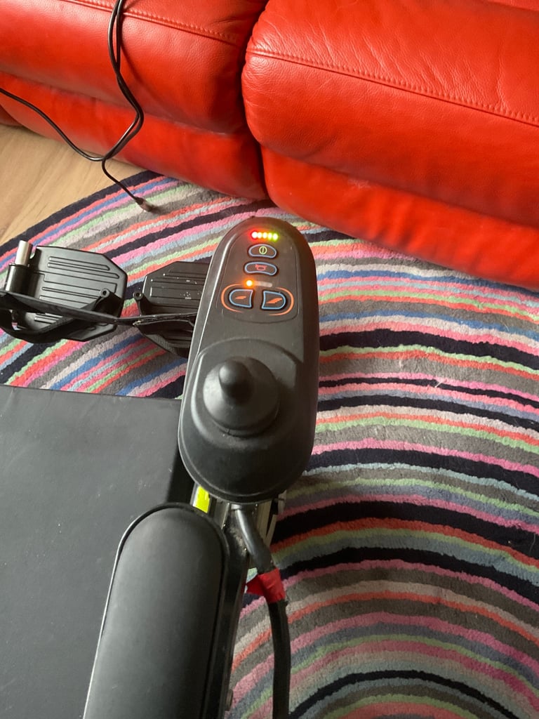 ELECTRIC WHEELCHAIR IN VERY GOOD CONDITION 