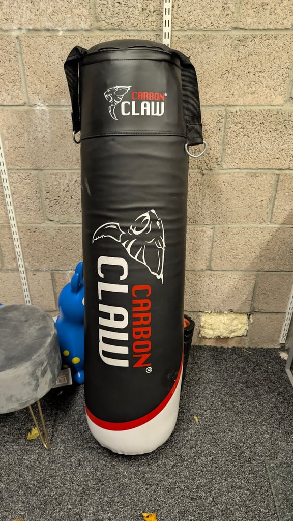 image for 40kg Punch bag with fittings. 