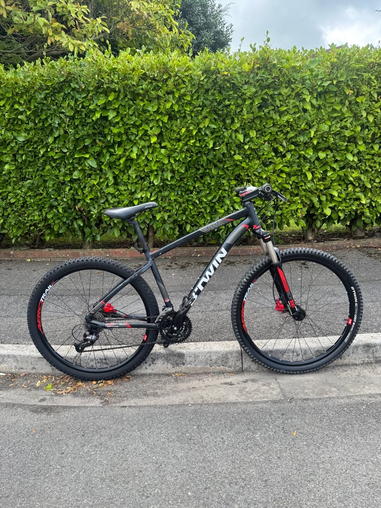 B-twin rockrider 540 medium frame 27.5 mountain bike 