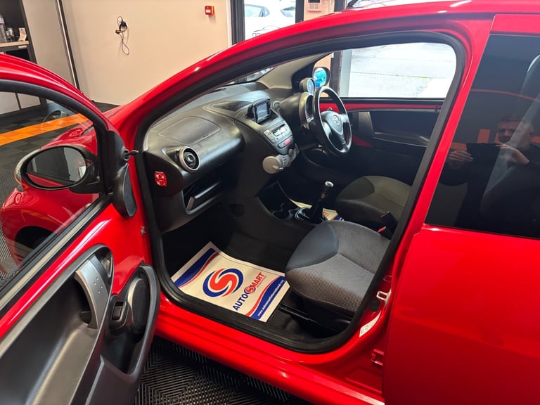 2014 Toyota AYGO 1.0 VVT-i Move with Style 5dr HATCHBACK Petrol Manual