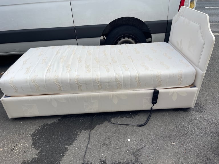 Single electric adjustable bed £80 delivered
