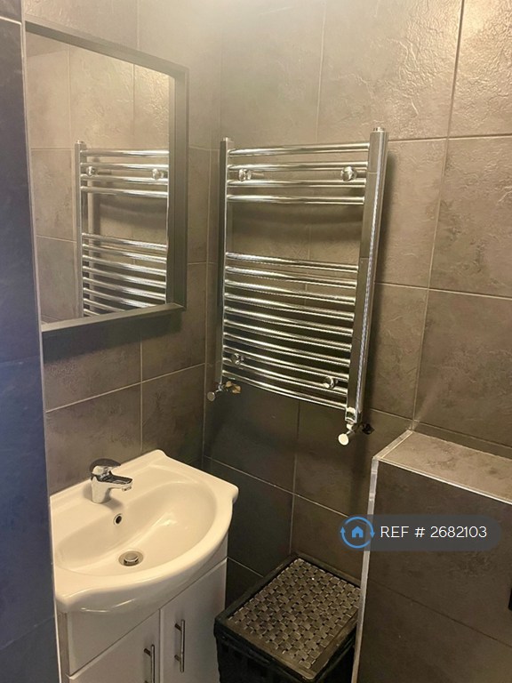 Studio flat in Corringway, London, W5 (#2682103)