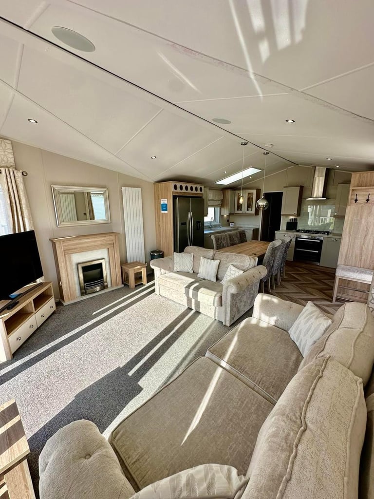 Seaside Luxury Lodge CALL TOM 0️⃣7️⃣9️⃣7️⃣9️⃣1️⃣2️⃣7️⃣8️⃣5️⃣5️⃣ 