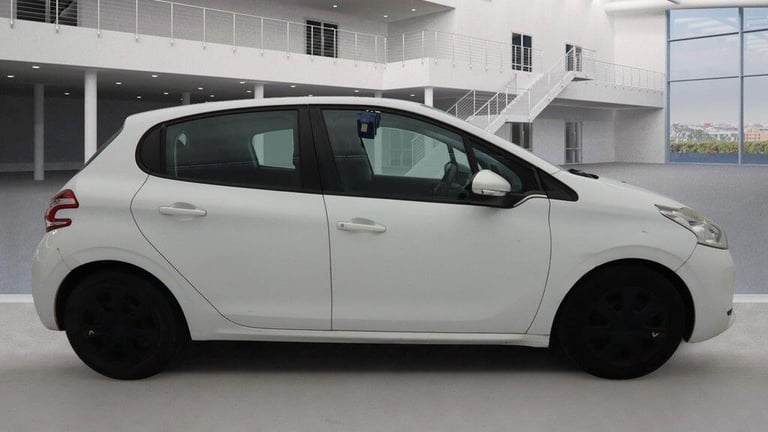 2013 Peugeot 208 1.2 VTi Access+ 5dr HATCHBACK PETROL Manual