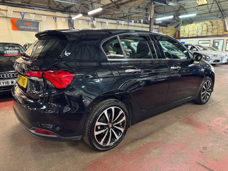 2017 Fiat Tipo 1.4 MPI Lounge Euro 6 5dr HATCHBACK Petrol Manual