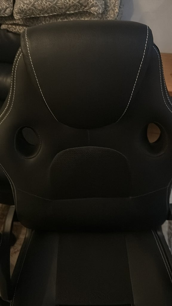 Gaming chair office desk swivel chair NEW fully assembled and deliver