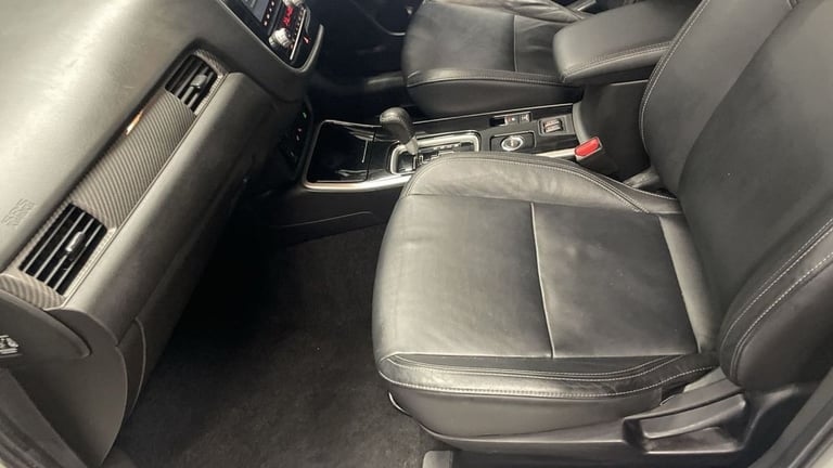 2019 69 MITSUBISHI OUTLANDER 2.0 MIVEC EXCEED SUV 5DR PETROL CVT 4WD EURO 6 (S/S