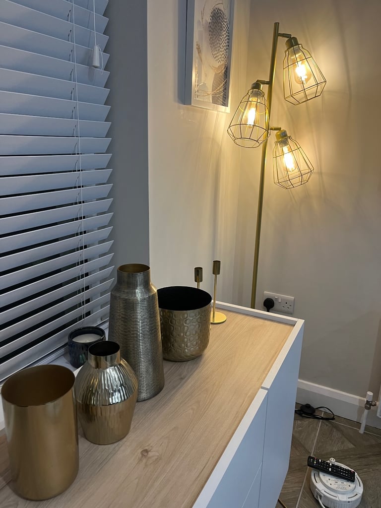 📀GOLD FLOOR LAMP & VASES📀