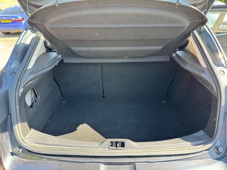 Renault, MEGANE, Hatchback, 2012, Manual, 1461 (cc), 5 doors