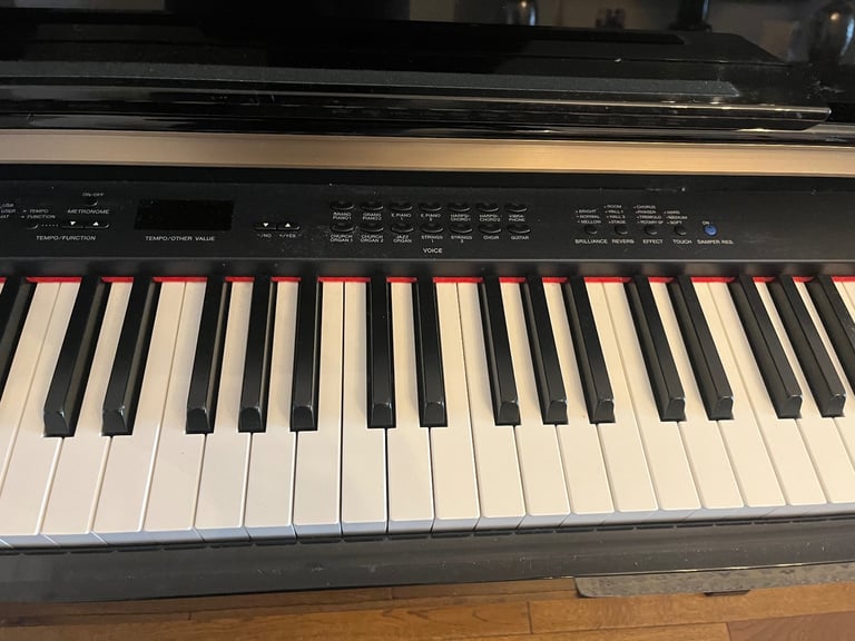 Electric Clavinova yamaha clip 330 piano