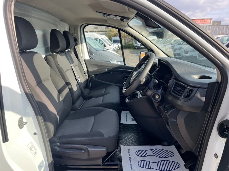 2022 Renault Trafic 2.0 dCi Blue 28 Business Panel Van 5dr Diesel Manual SWB Euro 6 (s/s) (130  P...