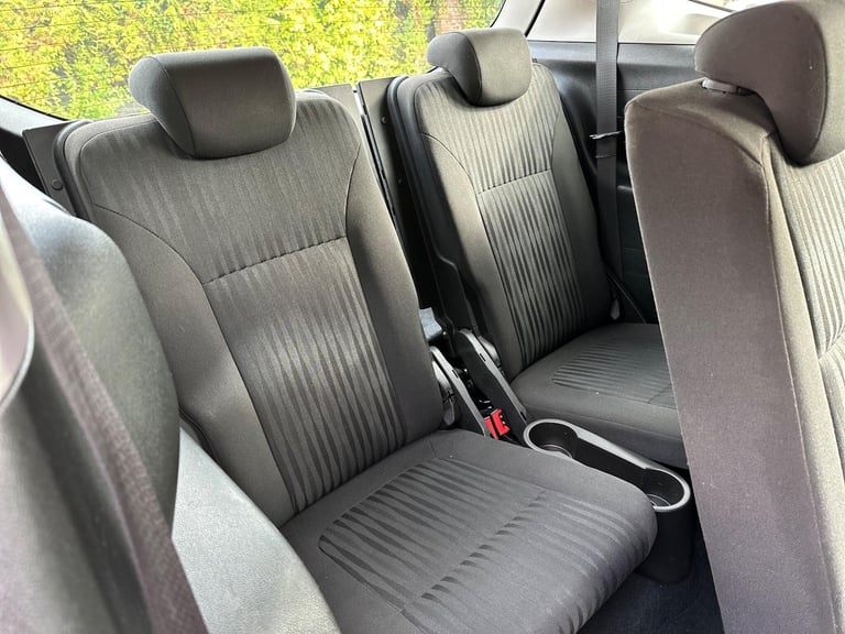 2013 Vauxhall Zafira Tourer 1.8 16V Exclusiv Euro 5 5dr Petrol