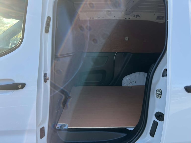 2020 Vauxhall Combo 1.5 Combo 2300 Sportive S/S Panel Van Diesel Manual